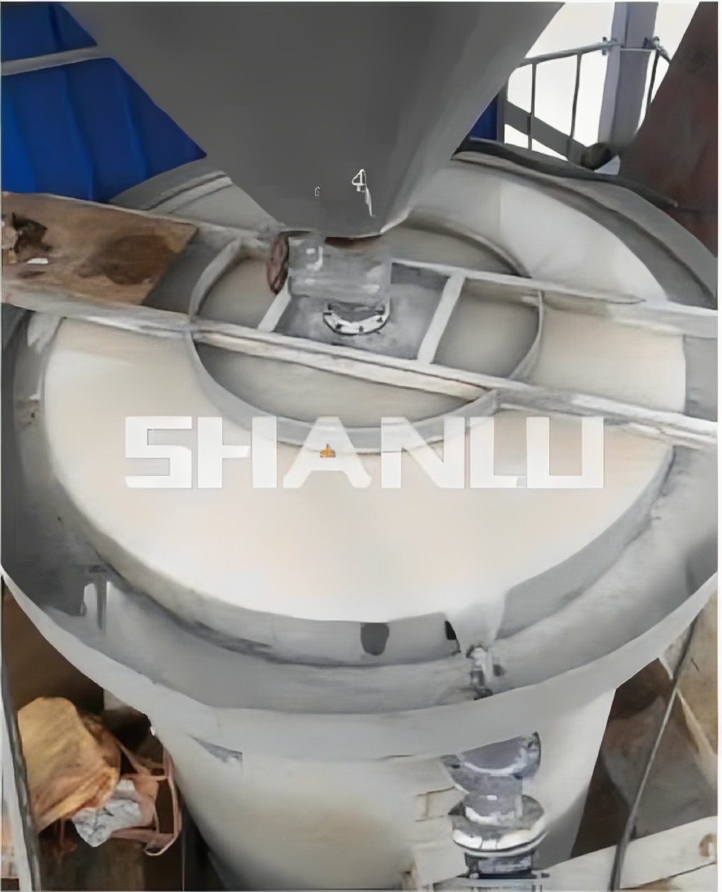 为萤石选矿企业提供水力分级机工作现场服务，保障分级稳定、粒度达标、时处理70吨达
