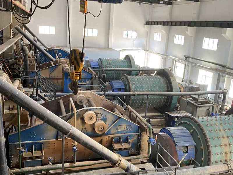 为硅砂加工企业建设年产80万吨生产线，投产后运行稳定、环保达标并实现设计产能